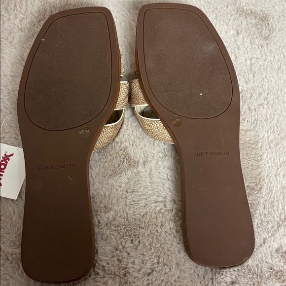 NWT Vince Camuto sandals - Picture 4 of 6